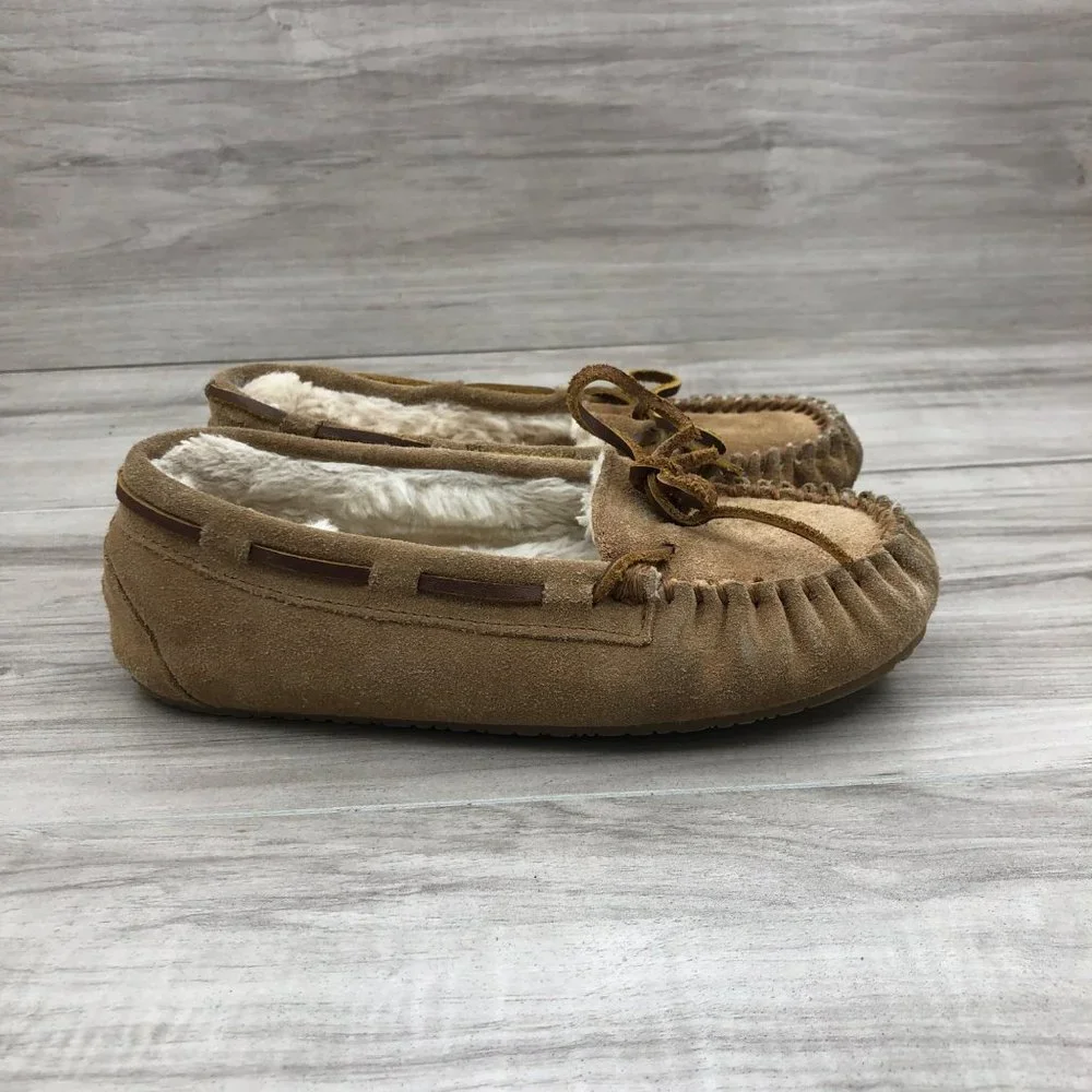 Minnetonka Slippers Kids 2 Brown Suede Slip On House Shoes - Picture 1 of 11